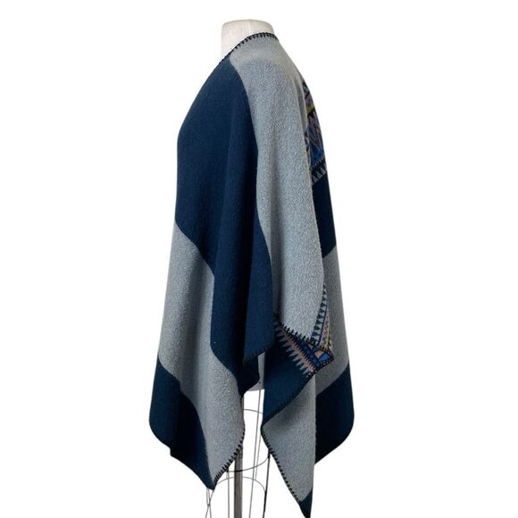 Modena Cape Fleece w/ Aztec , Southwestern style design Blue /Gray - Picture 2 of 5